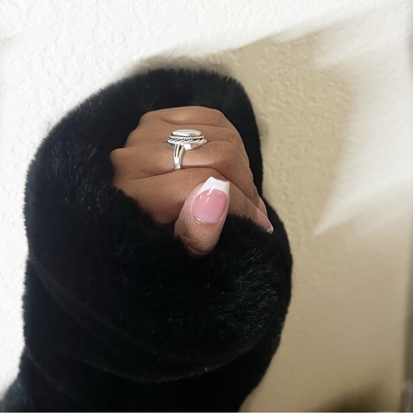 VICTORIAS SECRET BLACK
Faux Fur Coat Jacket-Small - Picture 2 of 6